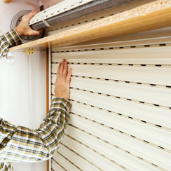 Riparazioni delle tapparelle rotte